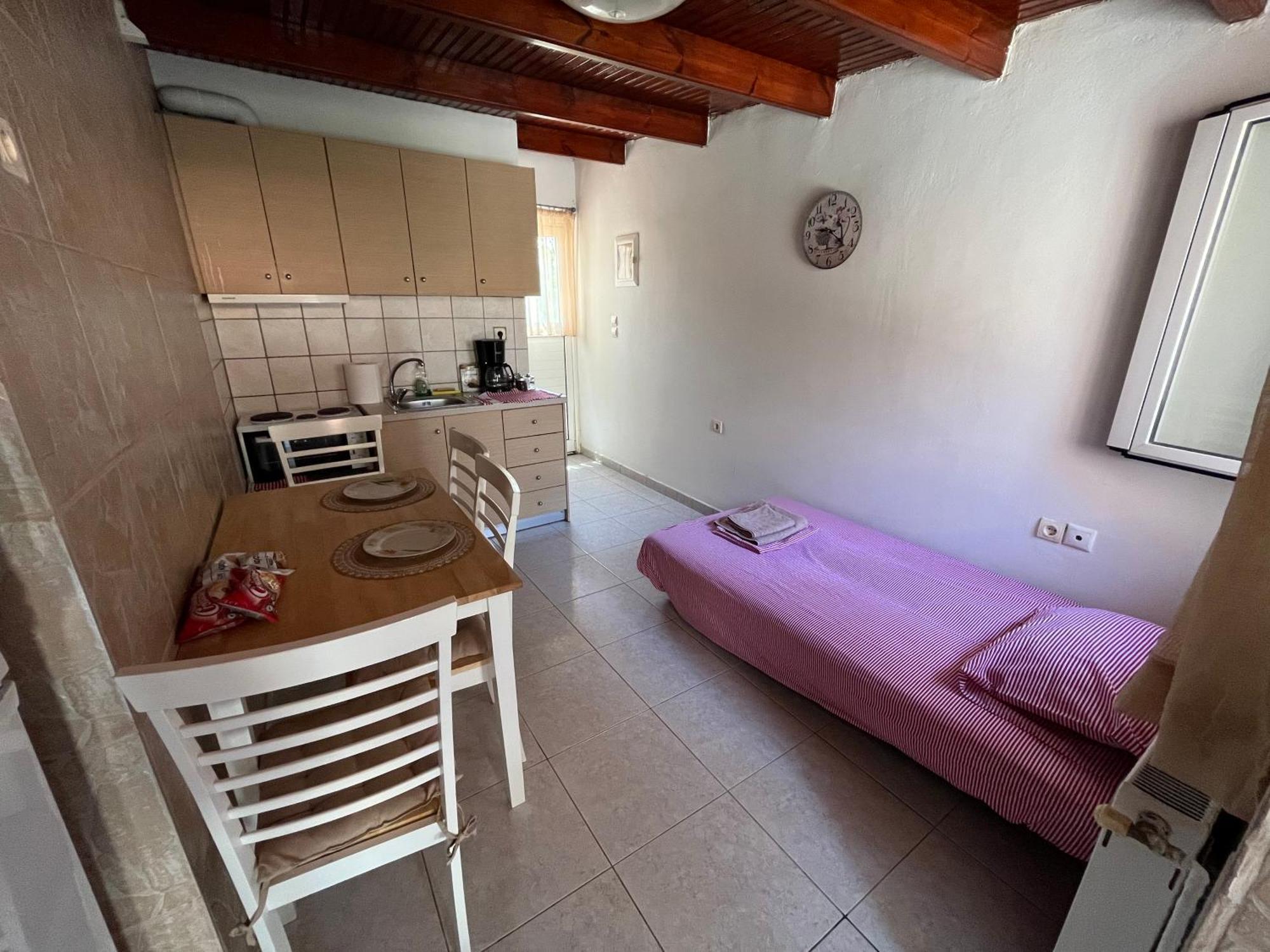 Artemis Apartment Near Athens Airport Eksteriør billede